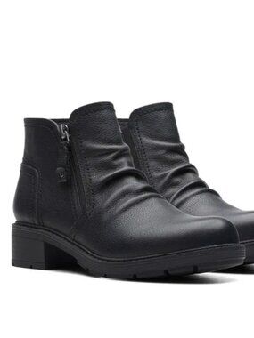 Clarks Hearth Dove Booties